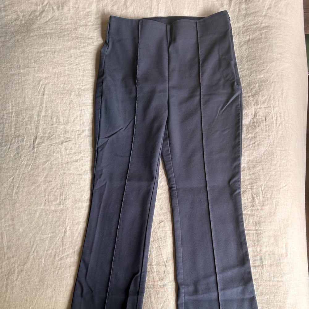 Loft high waist size 0 pants. Zipper on the side